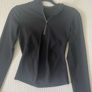 Lululemon Cropped Half Zip